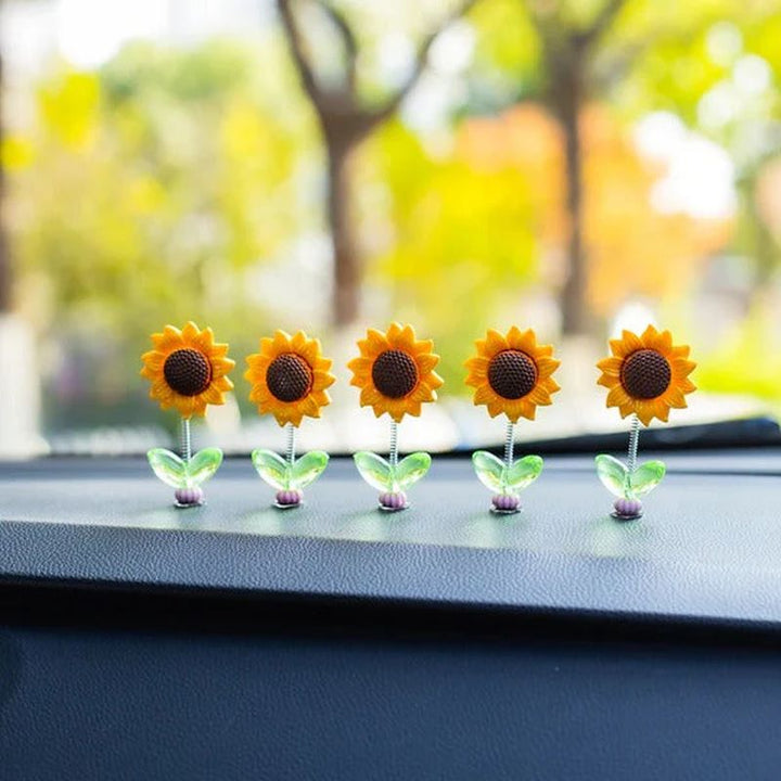 Skanto | Blomsterornamenter i bilen