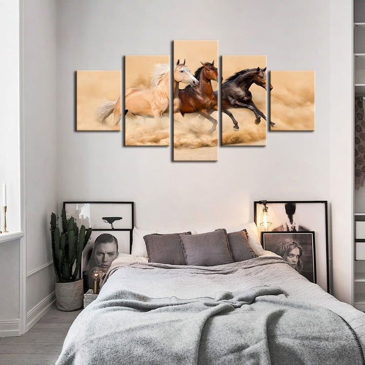 5 stk Tre løpende hester i ørkenen - lerret veggkunst maleri | Skanto