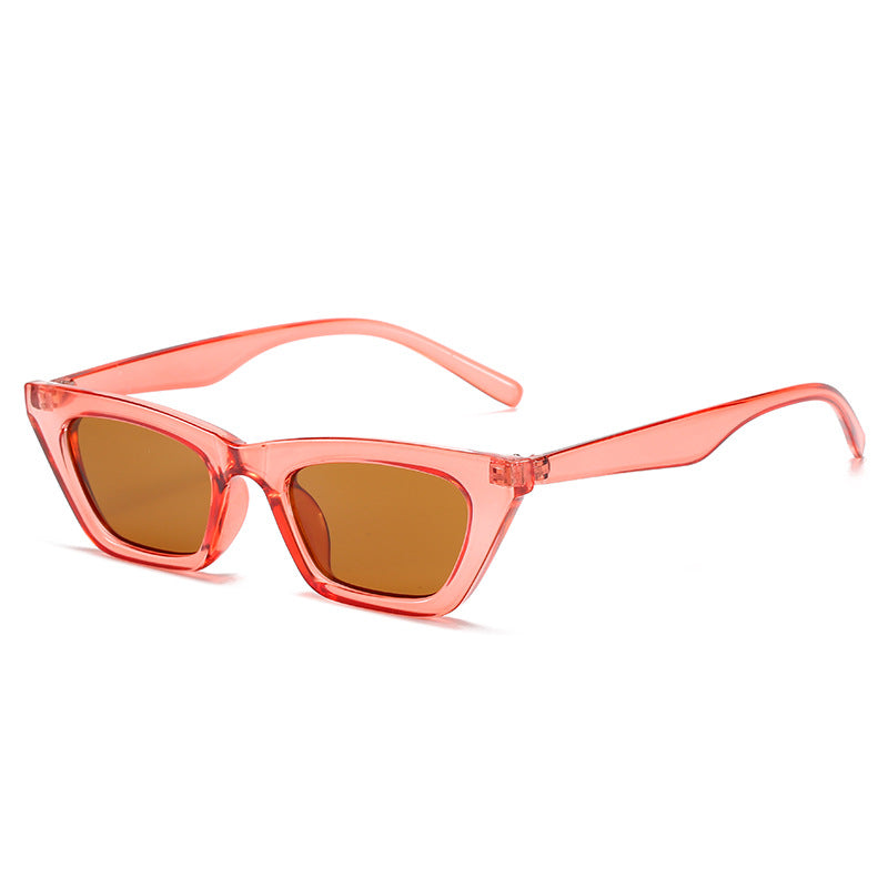 Dame moteriktig geometrisk solbrille i cat-eye stil Skanto