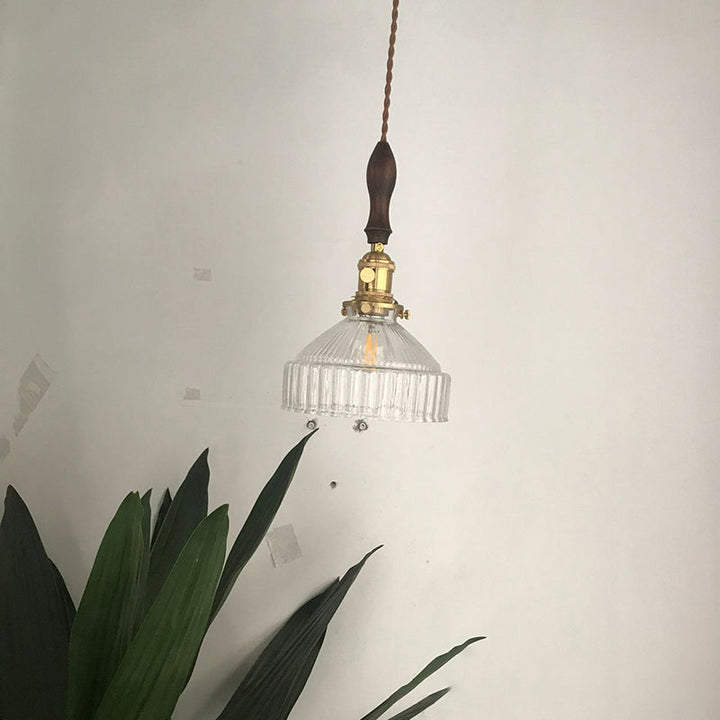 Rustikk pendellampe med bølget glass – industridesign