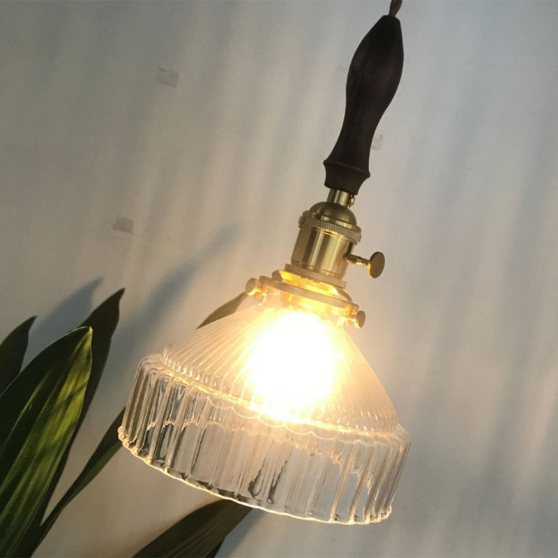 Rustikk pendellampe med bølget glass – industridesign