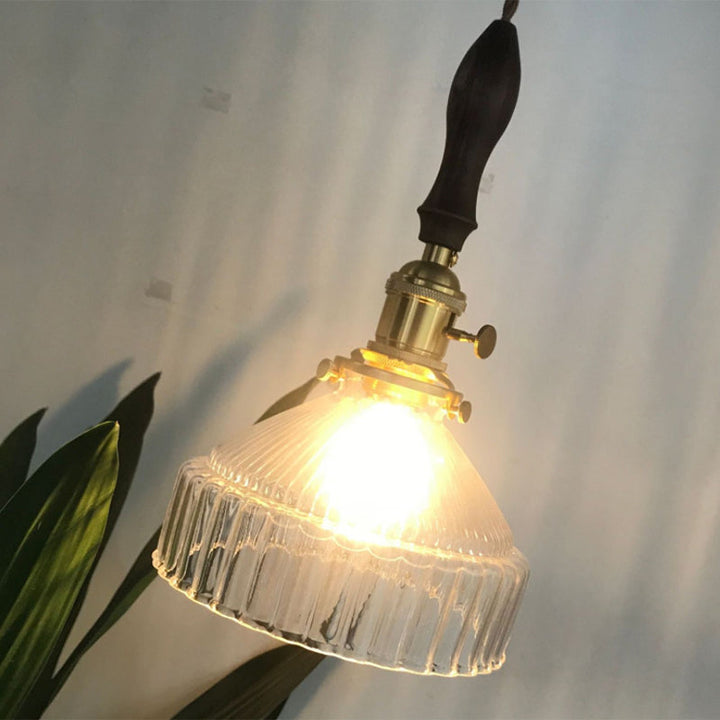Rustikk pendellampe med bølget glass – industridesign