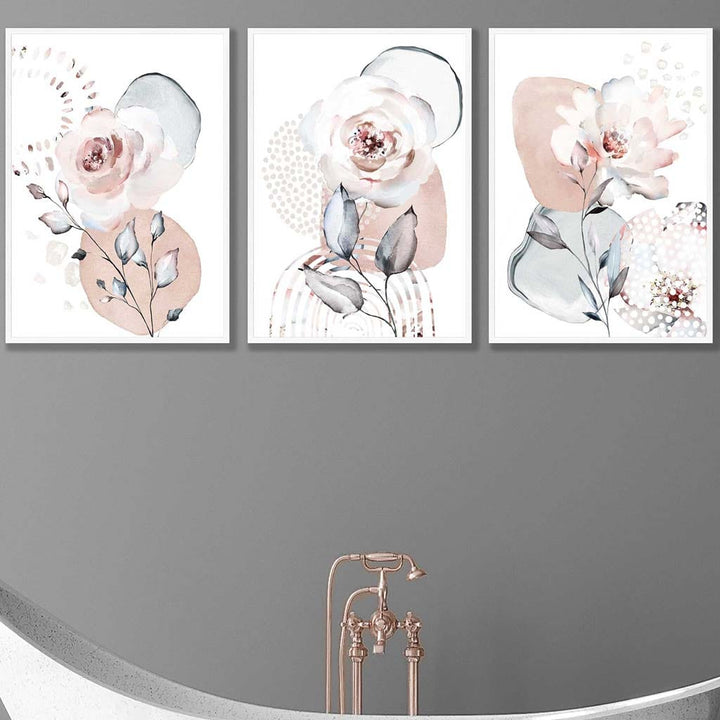 Abstrakte kunsttrykk med blomster i rosa og grått