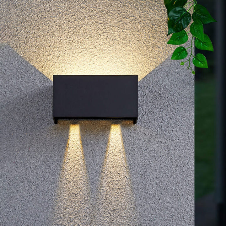 Moderne Utendørs Vannavstøtende Rektangulær LED Opp og Ned Belyst Utendørs Vegglampe | Skanto