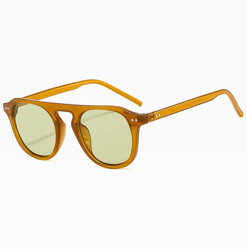 Dame klassisk solbrille med kvadratisk ramme og polarisert glass Skanto