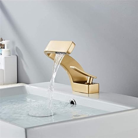 Skanto | Modern design curved faucet