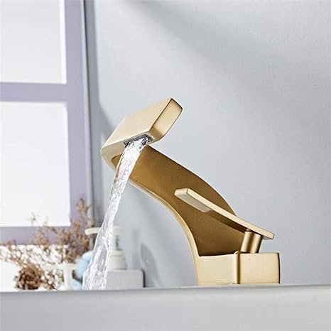 Skanto | Modern design curved faucet