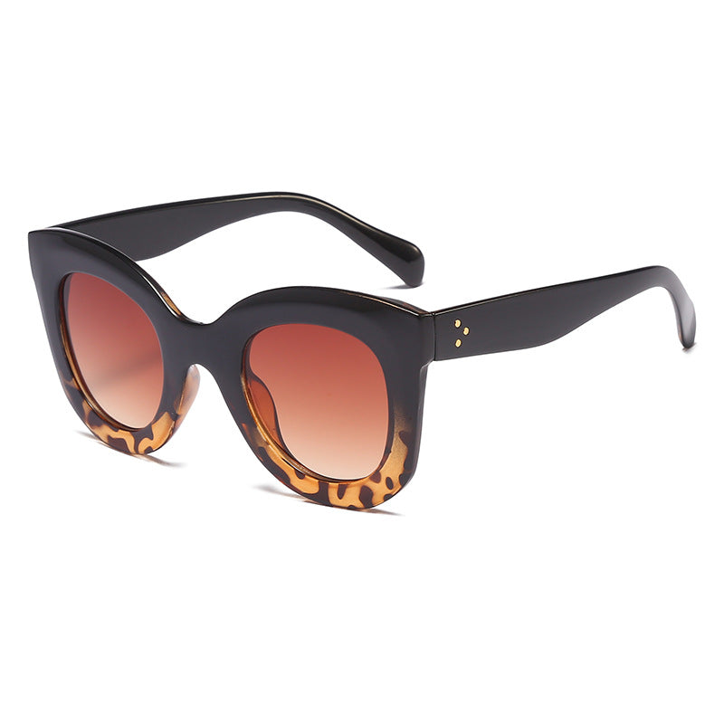 Dame Elegant oversized solbrille med utsøkt ramme Skanto