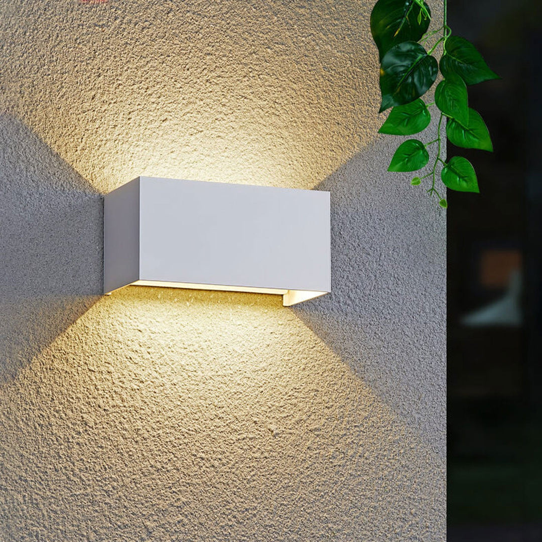 Moderne Utendørs Vannavstøtende Rektangulær LED Opp og Ned Belyst Utendørs Vegglampe | Skanto