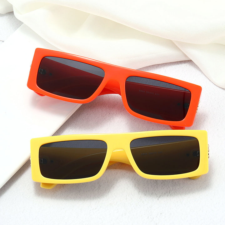 Dame moteriktig oversized solbrille med innovativt design Skanto