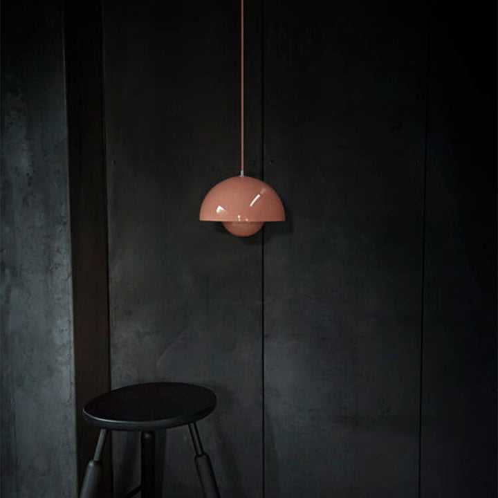 Skandinavisk pendellampe – Elegant, en-armet, halvsirkelformet lampe for stue og soverom