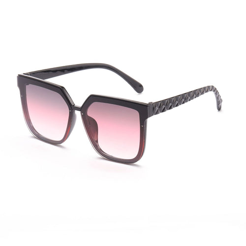 Dame modische solbrille med innovativ polygonal design Skanto