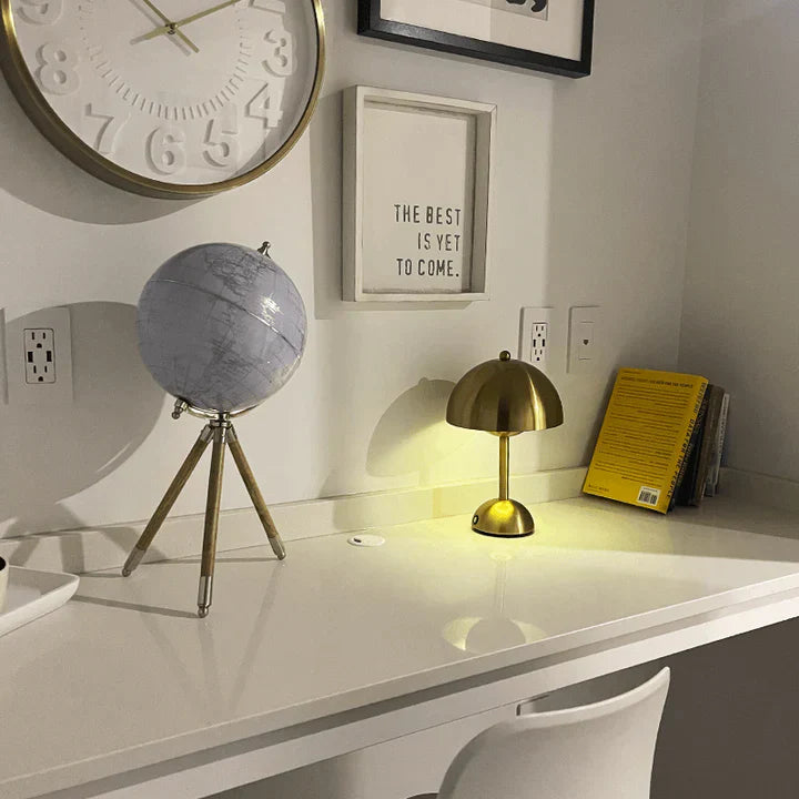 Skanto | Moderne bordlampe