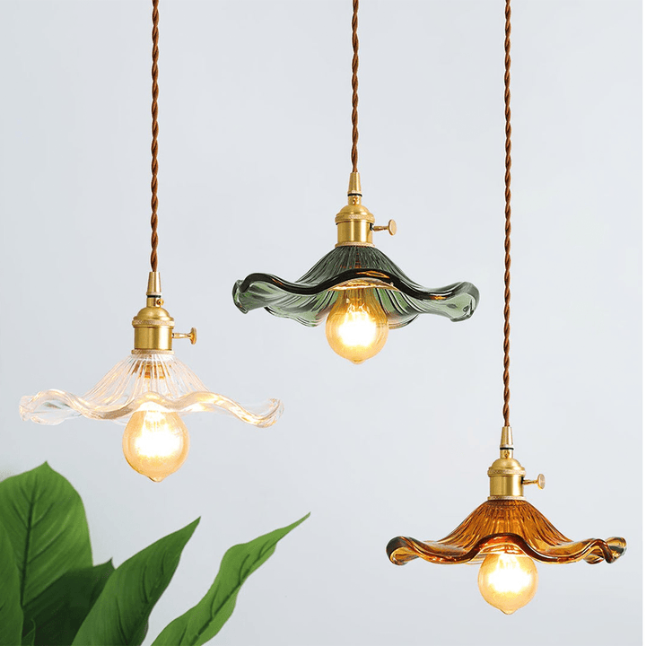 Skanto | Elegant Hibiscus Blomst Pendellampe – Glass & Messing Hengelampe