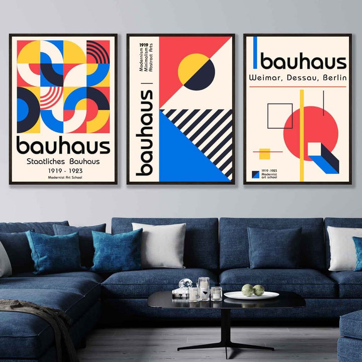 Bauhaus-stil, rød, blå og gul, geometrisk sett med 3 veggkunstverk