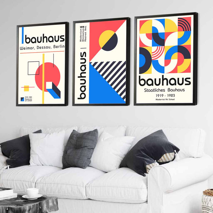 Bauhaus-mønster, rødt, blått og gult, geometrisk design, 3-delt sett med innrammede kunsttrykk