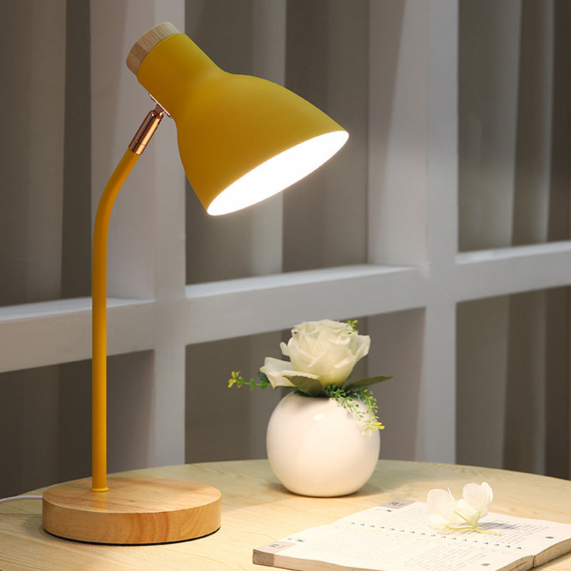 Gledelig Macaron-Tae-lampe for barnerommet – LED-nattbordlampe med leken design og robuste materialer