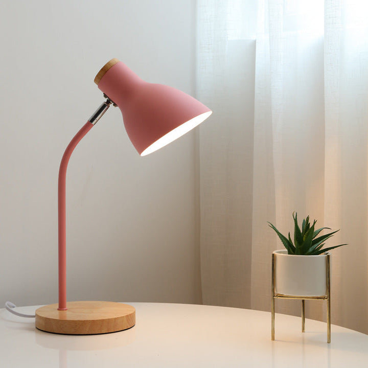 Gledelig Macaron-Tae-lampe for barnerommet – LED-nattbordlampe med leken design og robuste materialer