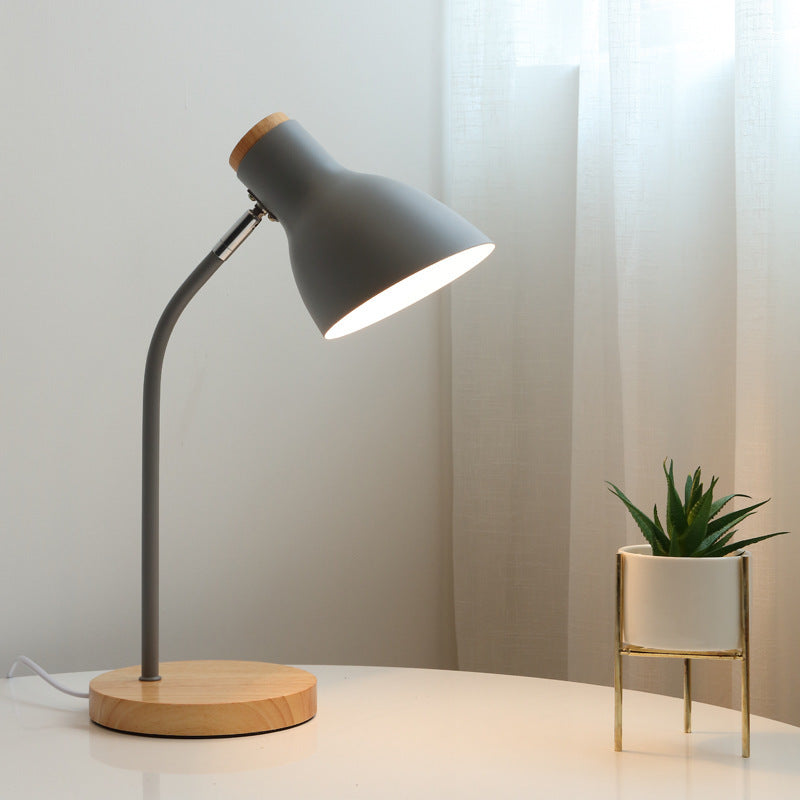 Gledelig makaron bordlampe for barnerom – LED nattbordlampe med lekent design og holdbare materialer | Skanto