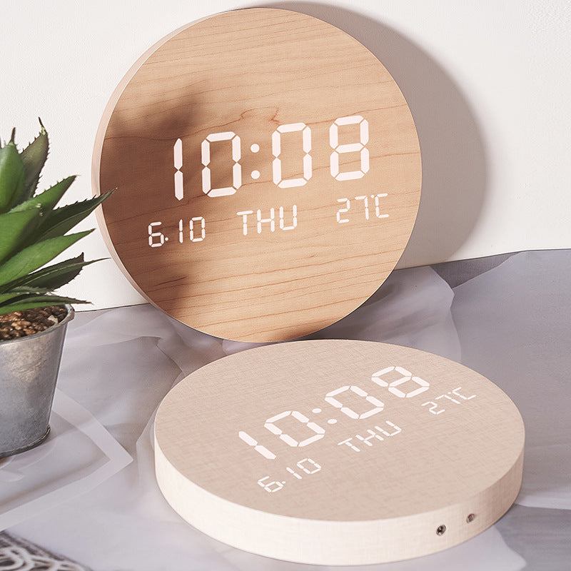 Skanto | LED Treveggklokke med Temperaturvisning, Stille Nordic Stil