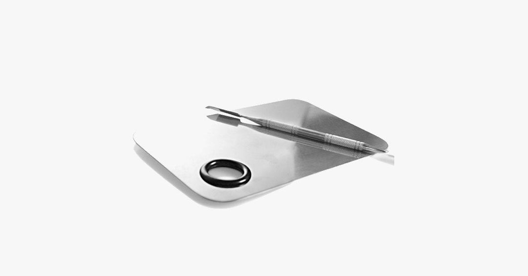 Skanto | Vakker rustfritt stål blandeplate med spatula verktøy