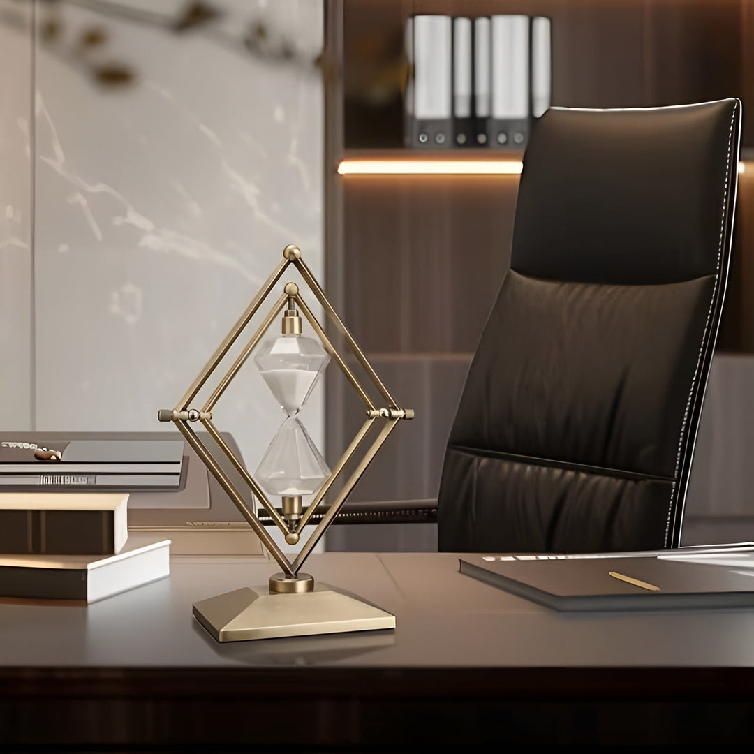Timeglass med geometrisk metallramme – Dekorativ og avslappende | Med hvit sand som meditasjonstimer | Skanto