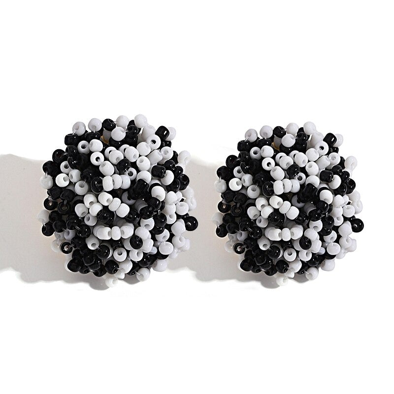 Skanto | Lys og morsom håndlaget multicolor perle pompom stud øredobber