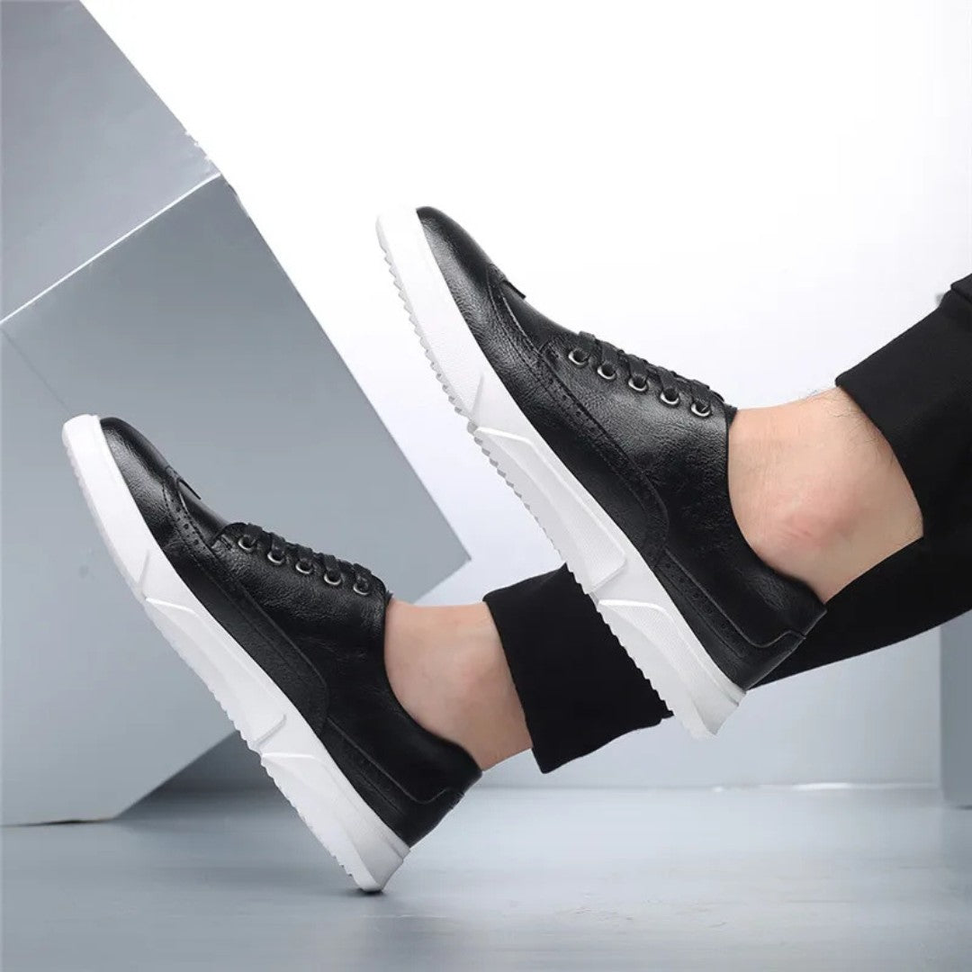 Brogue-sneakers i skinn med gummisåle
