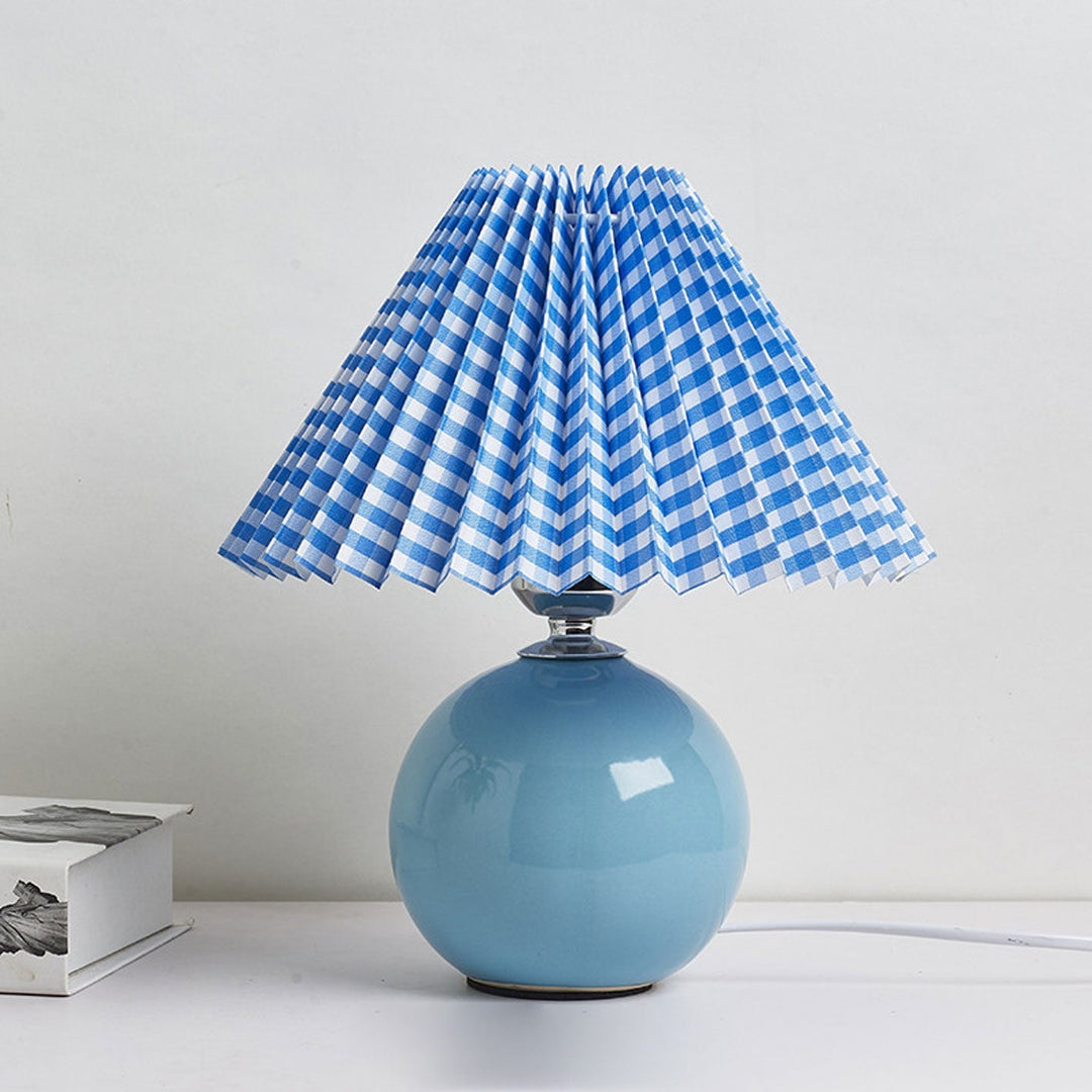 Skanto | Nordisk minimalistisk 1-lampe bordlampe laget av keramikk med folder