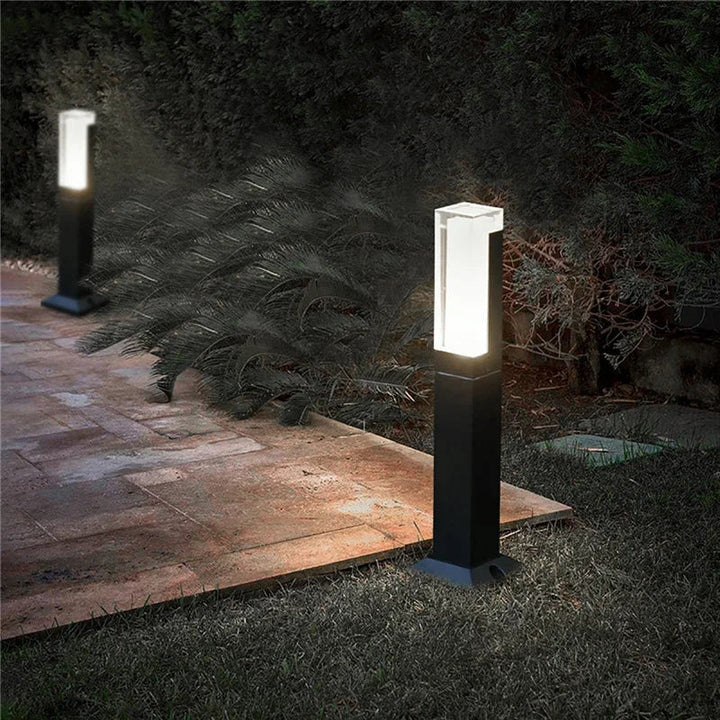 Skanto | Elegant Solar Post Lys