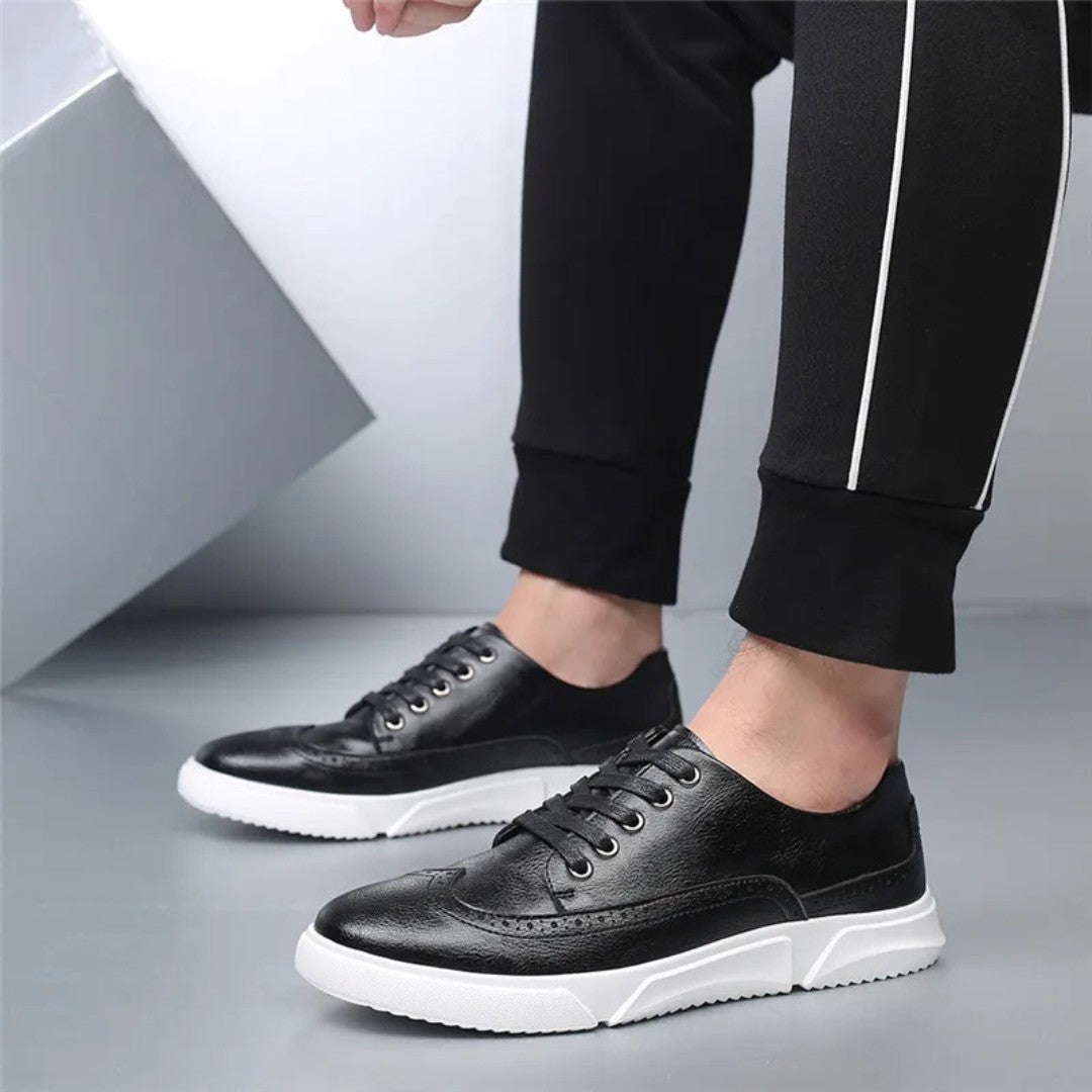 Brogue-sneakers i skinn med gummisåle