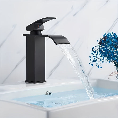 Blandebatteri i rustfritt stål for servant – fossefallstut med varmt og kaldt vann | Etthulls blandebatteri i Skantoack-design for badet