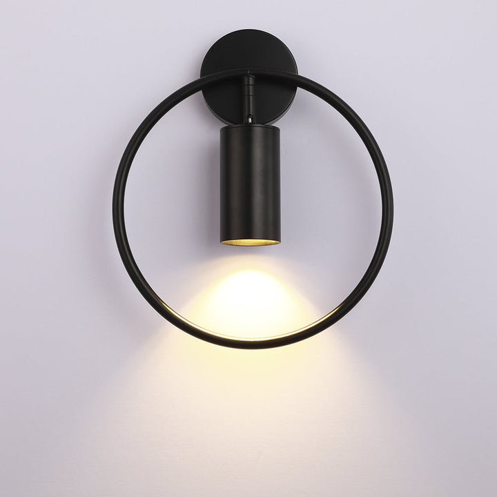 FlammeLuxe – Elegant Gull Vegglampe for Ambient Belysning Skanto