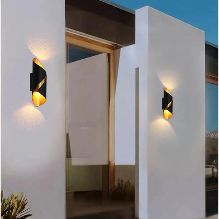 Skanto | VividAura – Elegant LED Vegglampe for Stilige Uteområder
