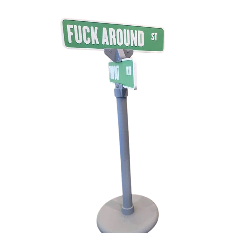 Skanto | F Around/Find Out Gate Skilt Kontor Dekorasjon