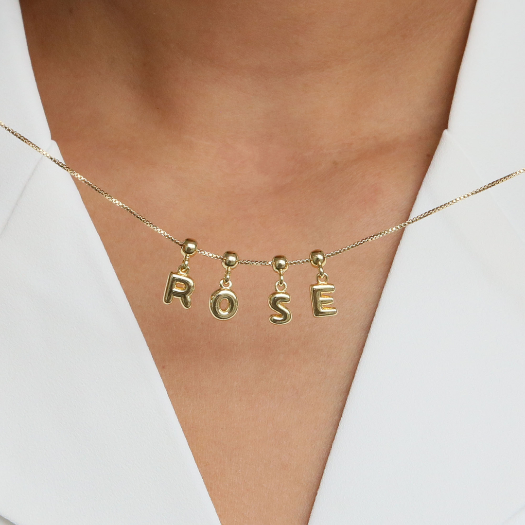 Skanto | Dainty Satellite Bubble Letter Navn Halskjede