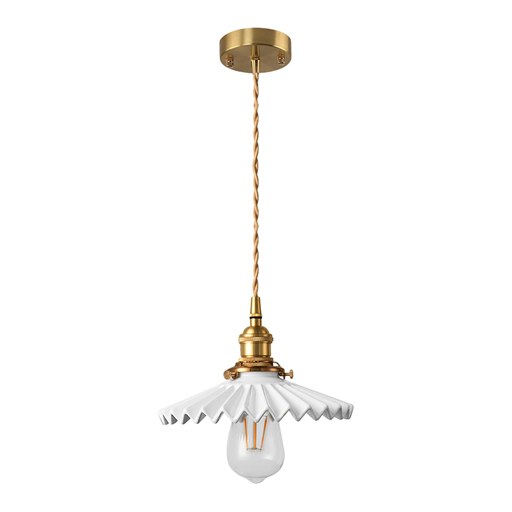 Vintage keramisk pendellampe med plissédesign – messing LED pendellampe for spisestue og stue | Skanto