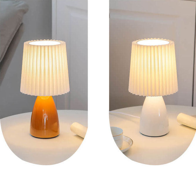 Skanto | Skandinavisk Retro Bordlampe med Foldsøm og Glassbase