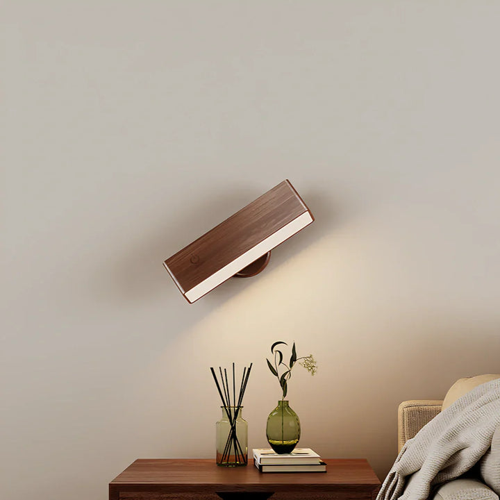 Pivot Motion Spot Light | Skanto