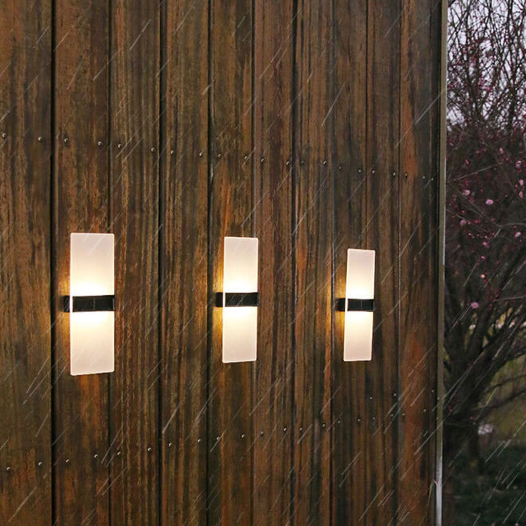 Skanto | LumaZen Solar-Drevet LED Vegglampe | Værbestandig | Solcelledrevet Utendørsbelysning | Hage- og Terrasseinnredning