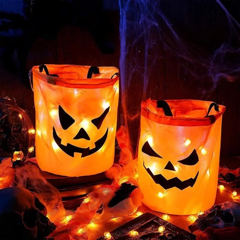 Skanto | Halloween Behandlepose LED Græskarcandybøtte