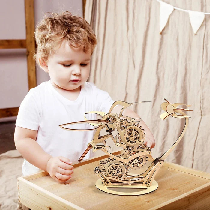 Skanto | Tre kinetisk kolibri skulptur