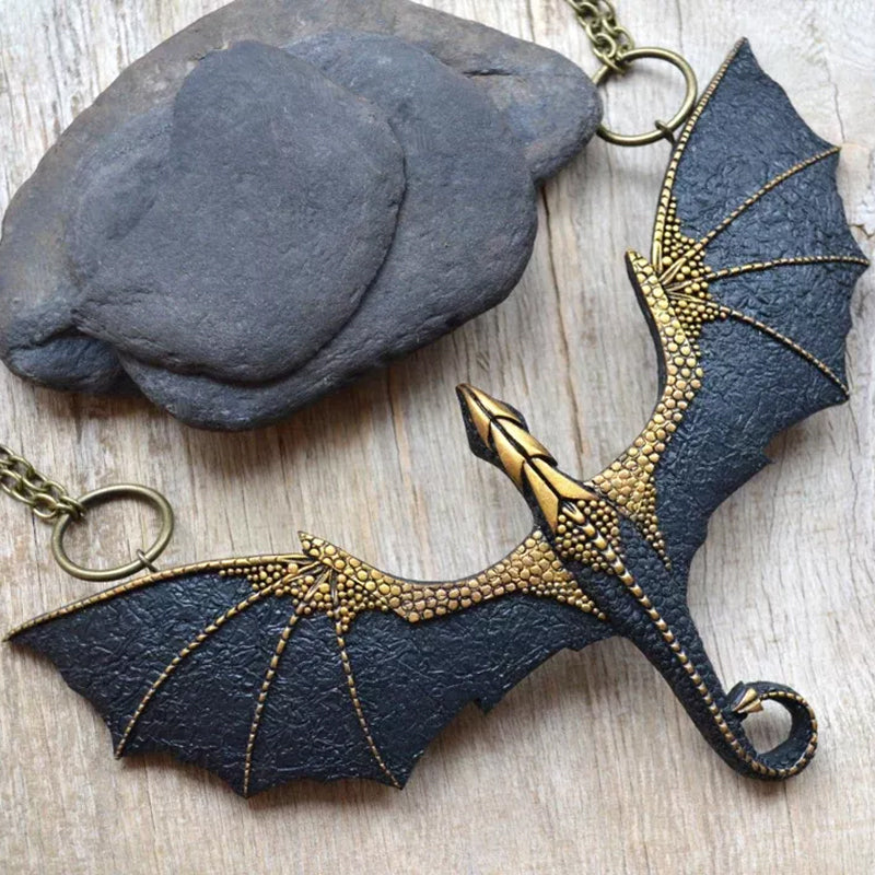Skanto | Flying Dragons Necklace