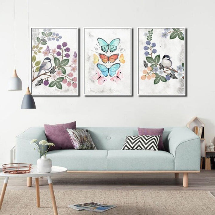 Nordisk vintage lerretsbilde med blomster, fugler og sommerfugler