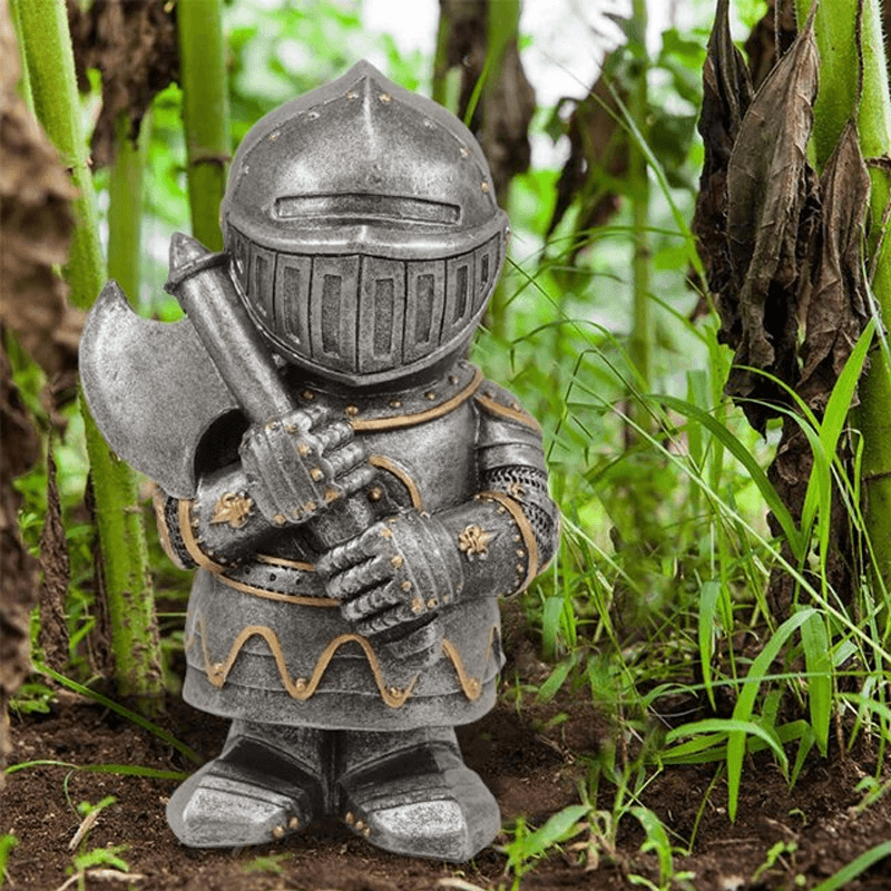 Little Knight Garden Guardian | Skanto