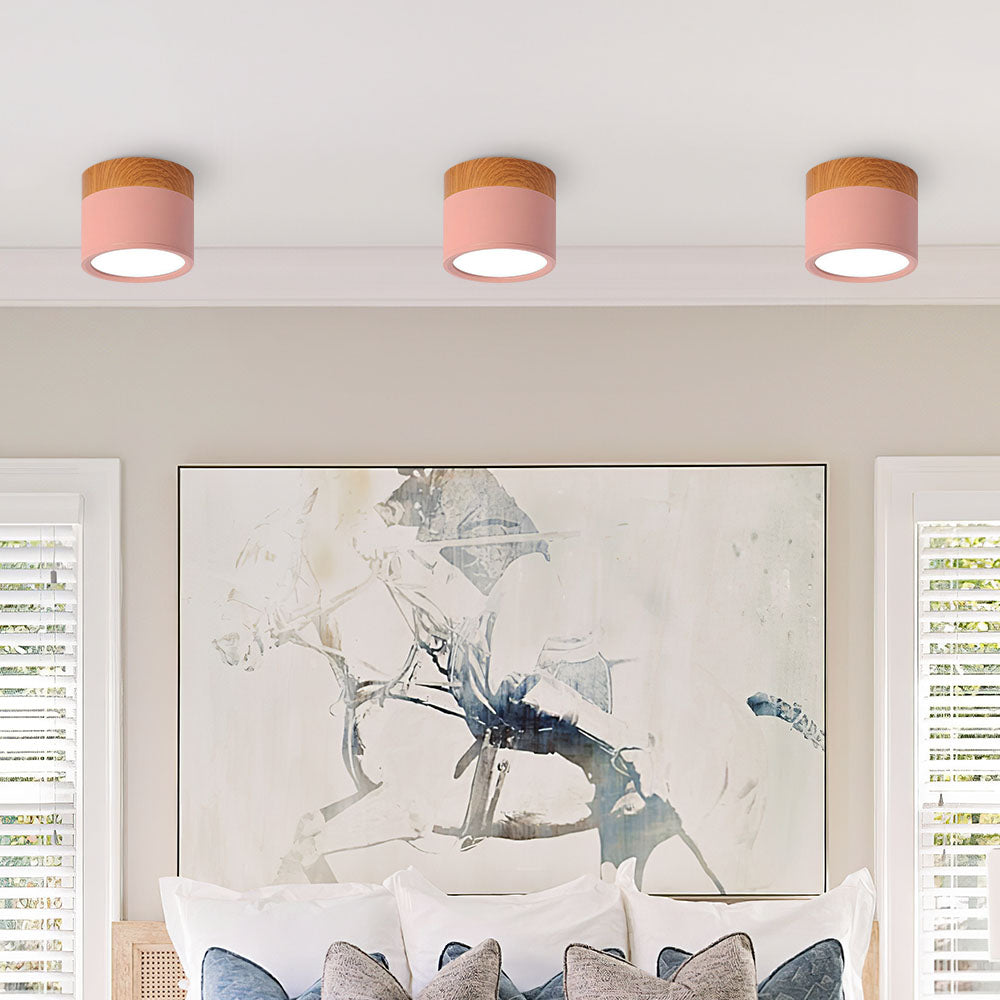 Skanto | Taklampe med rosa flush trefinish