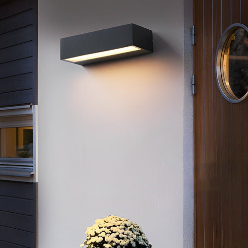 Skanto | Minimalistisk svart vanntett LED-stripe for fasadel belysning