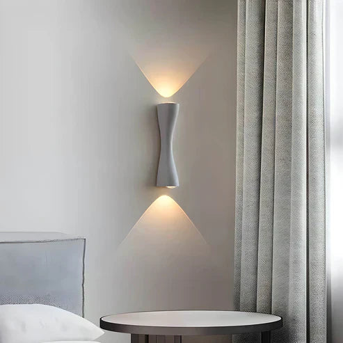 RéconfortGlow – Elegant Vanntett Vegglampe for Innendørs og Utendørs Skanto