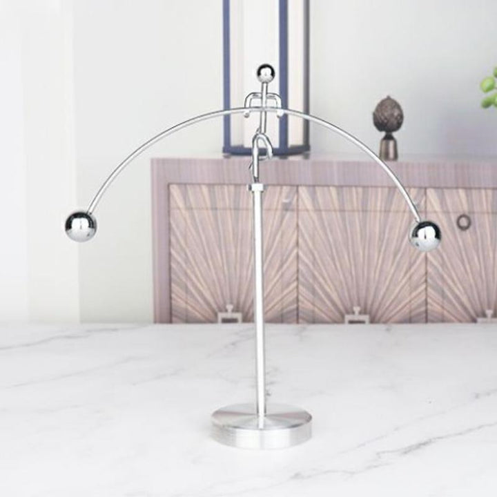 Jern Roterende Balanserende Mann Pendel Ornament for Meditasjon, Underholdning, Deor | Skanto