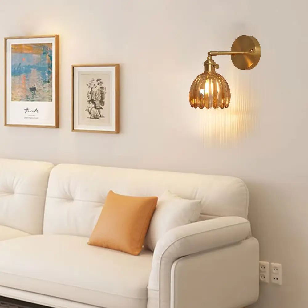 Skanto | GlowForge - Stilig Vegglampe med Metallisk Finish
